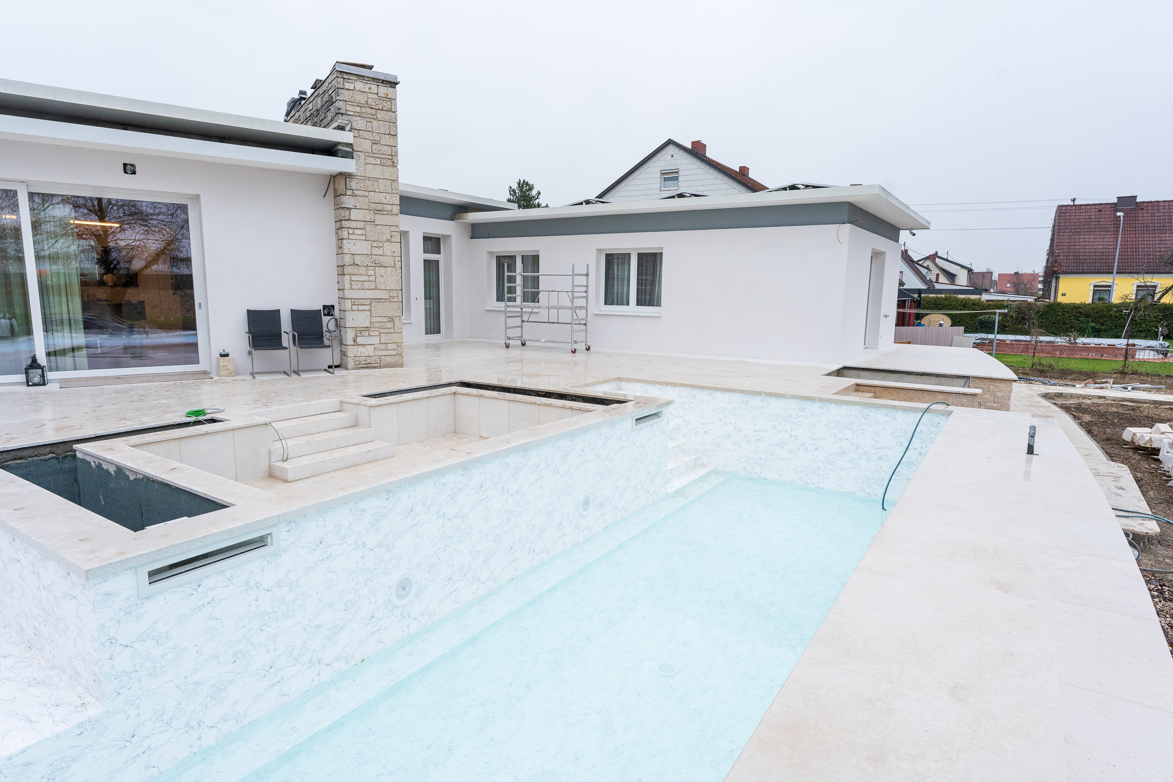 Pool aus Stein