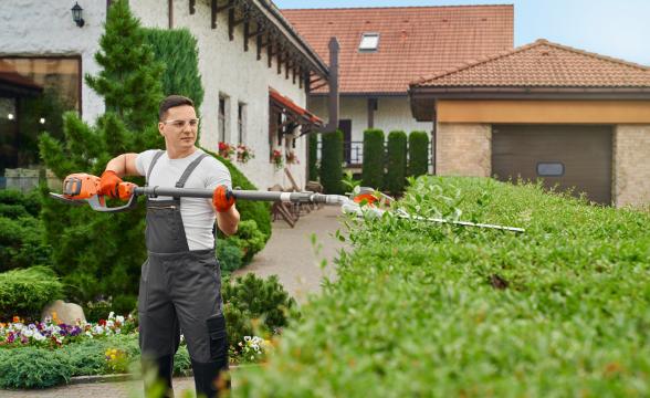 Lehre beiBrandlmayr bei der Arbeit